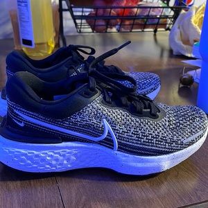 Nike ZoomX Invincible Run Flyknit “black and white”